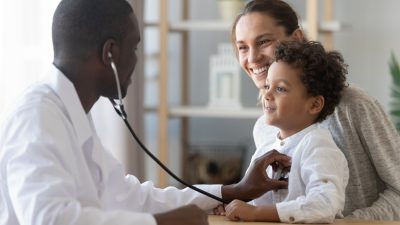 enfant-chez-medecin