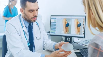 chirurgien esthetique medecin implants mammaire